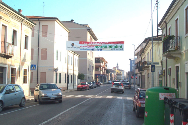 Striscione stradale