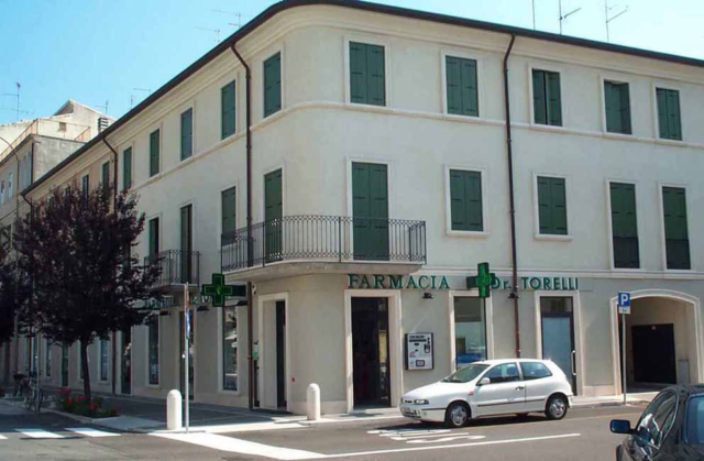 Insegna farmacia Torelli Legnago